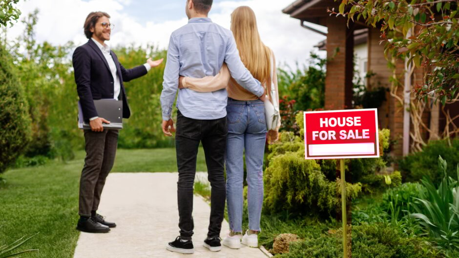 Améliorez la visibilité de votre bien immobilier grâce à une signalétique extérieure personnalisée